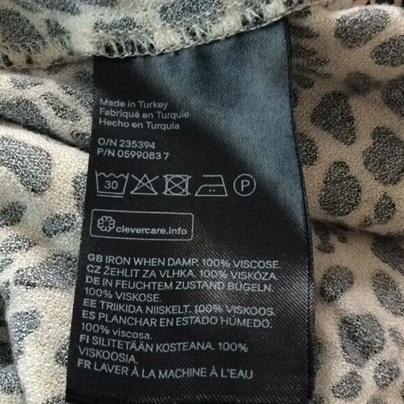 Leopard print shift dress with flutter sleeves 4 - Picture 6 of 14